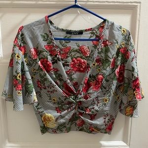 ❣️3/$30 STREETWEAR SOCIETY wrap floral crop top